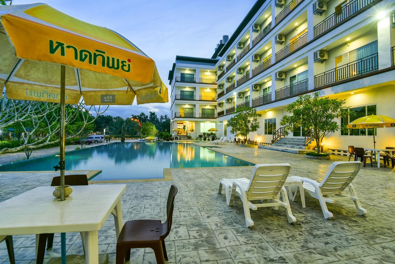 Southgate Residence Hotel - Sha Certified Chumphon Exterior foto