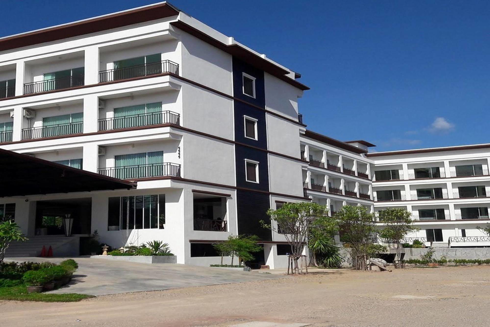 Southgate Residence Hotel - Sha Certified Chumphon Exterior foto